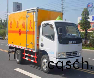 東風多利卡D5易燃液體廂式(shi)運輸車