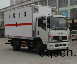 東(dong)風牌易燃氣(qi)體廂式運輸車