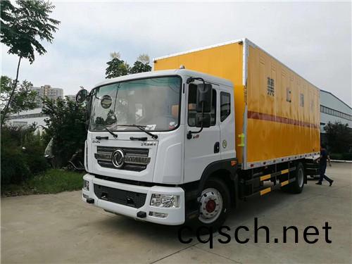 東風D9多利卡10噸(dun)炸藥運輸車