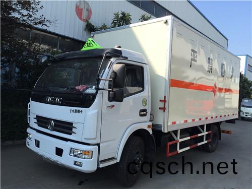 東風牌多利卡易燃氣體廂式運輸車