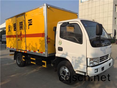 東風牌(pai)D6型易燃氣體廂式(shi)運輸車